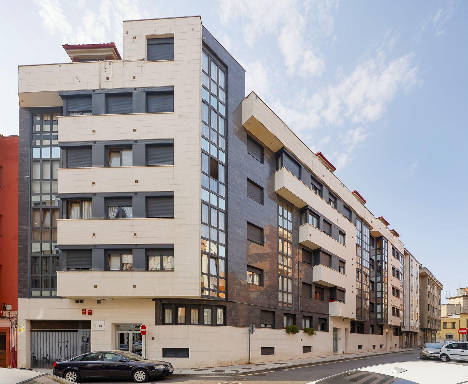 Vista exterior de Pis en venda en Gijón  amb Calefacció i Traster