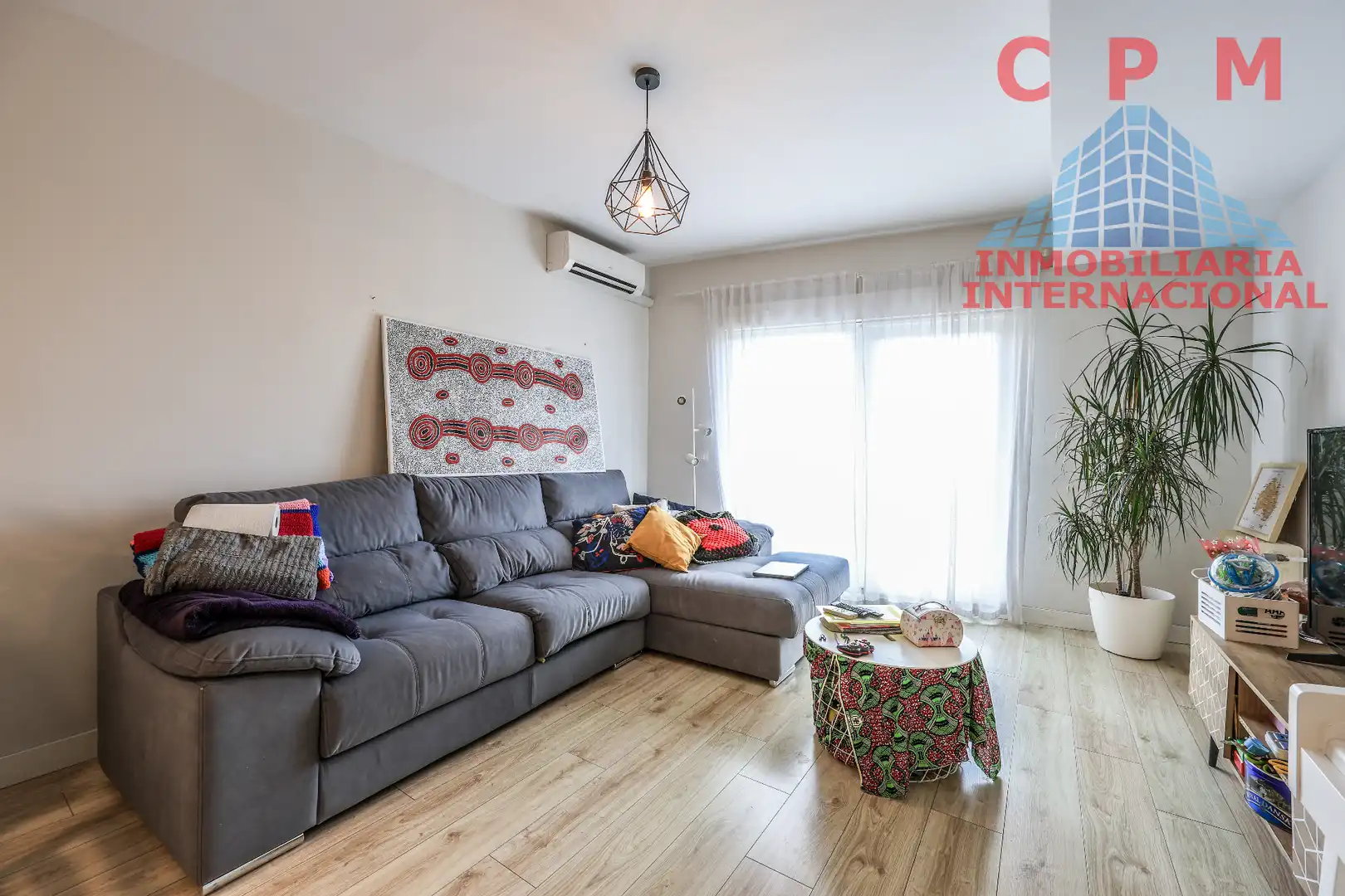 Living room of Flat for rent in Madrid  with Air Conditioner, Heating and Parquet flooring