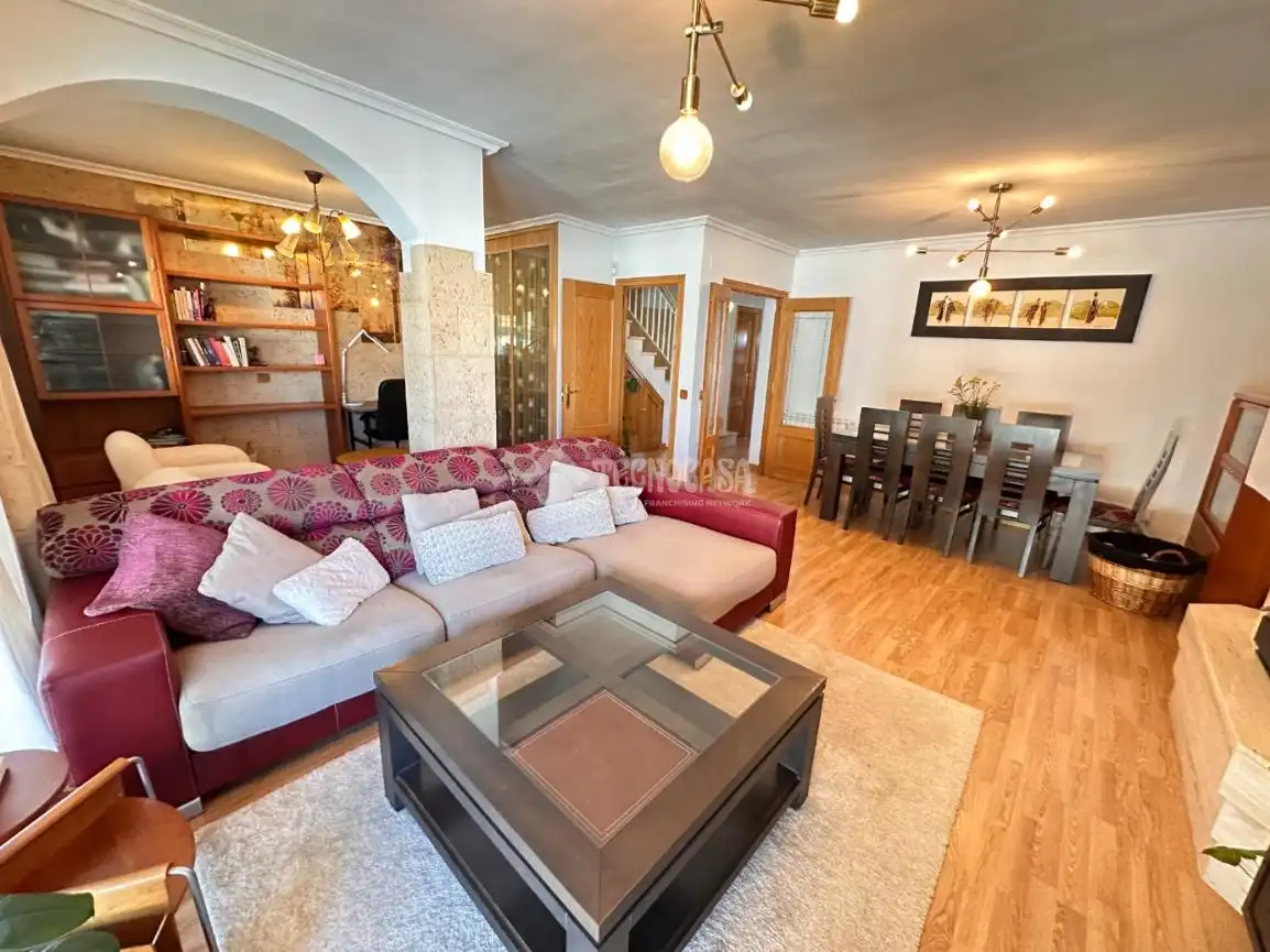 Detached homes for sale in Torres de la Alameda
