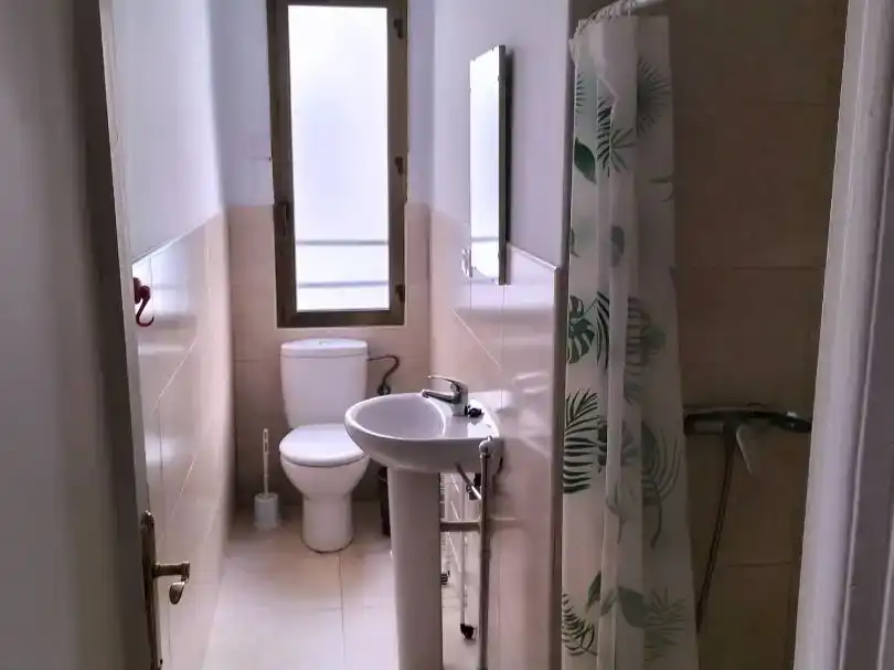 Baño de Piso para compartir en León Capital  con Parquet, Amueblado y Balcón