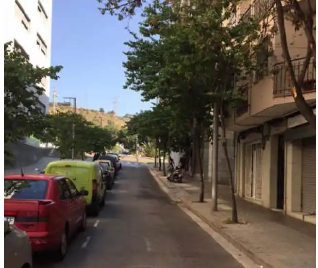 Vista exterior de Casa adosada en venta en Barcelona