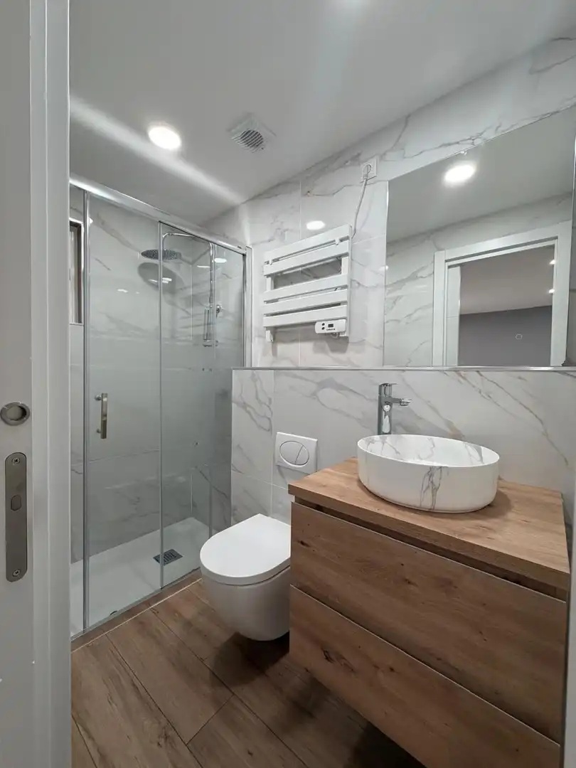 Baño de Local en venta en Barcelona con Amueblado