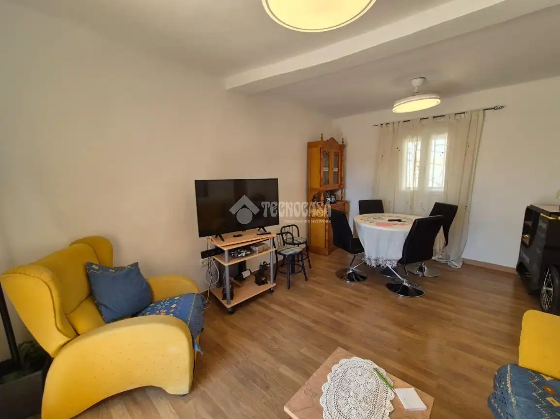Wohnzimmer von Einfamilien-Reihenhaus zum Verkauf in Cendejas de la Torre mit Heizung und Terrasse
