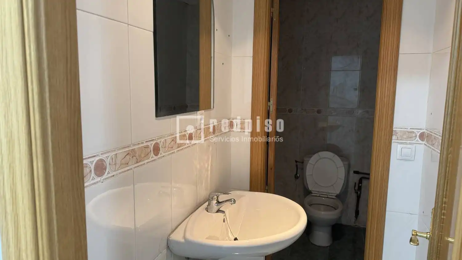 Badezimmer von Geschaftsraum zur Miete in Madrid mit Klimaanlage und Alarm