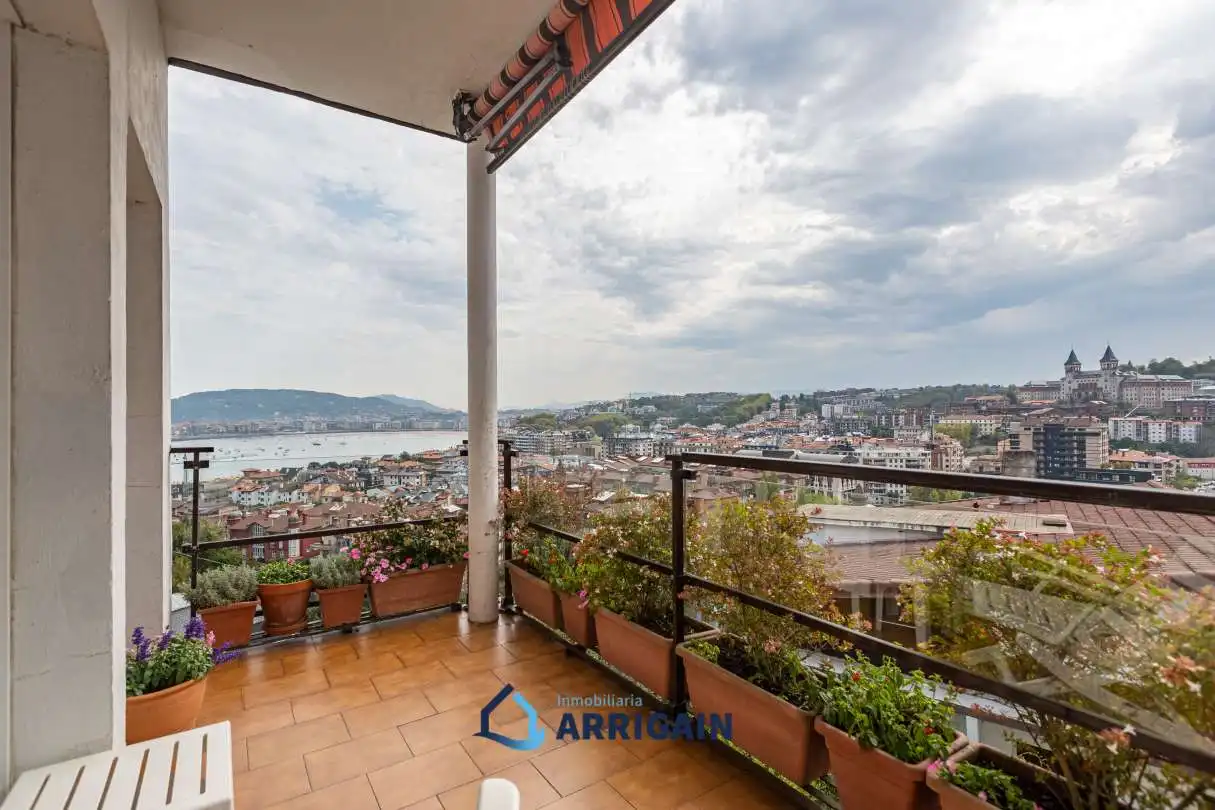 Terraza de Dúplex en venta en Donostia - San Sebastián  con Calefacción, Jardín privado y Terraza