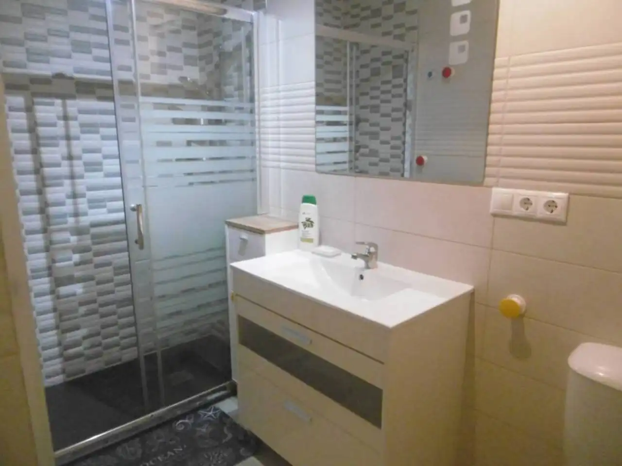 Bathroom of Flat for rent in Almería  with Air Conditioner, Terrace and Furnished