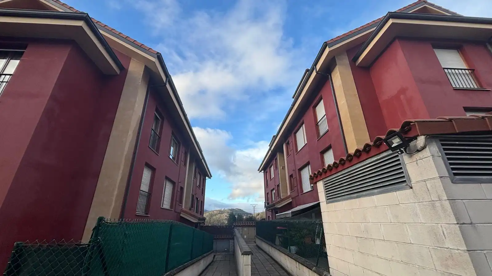 Außenansicht von Wohnung zum Verkauf in Ramales de la Victoria mit Heizung, Terrasse und Möbliert