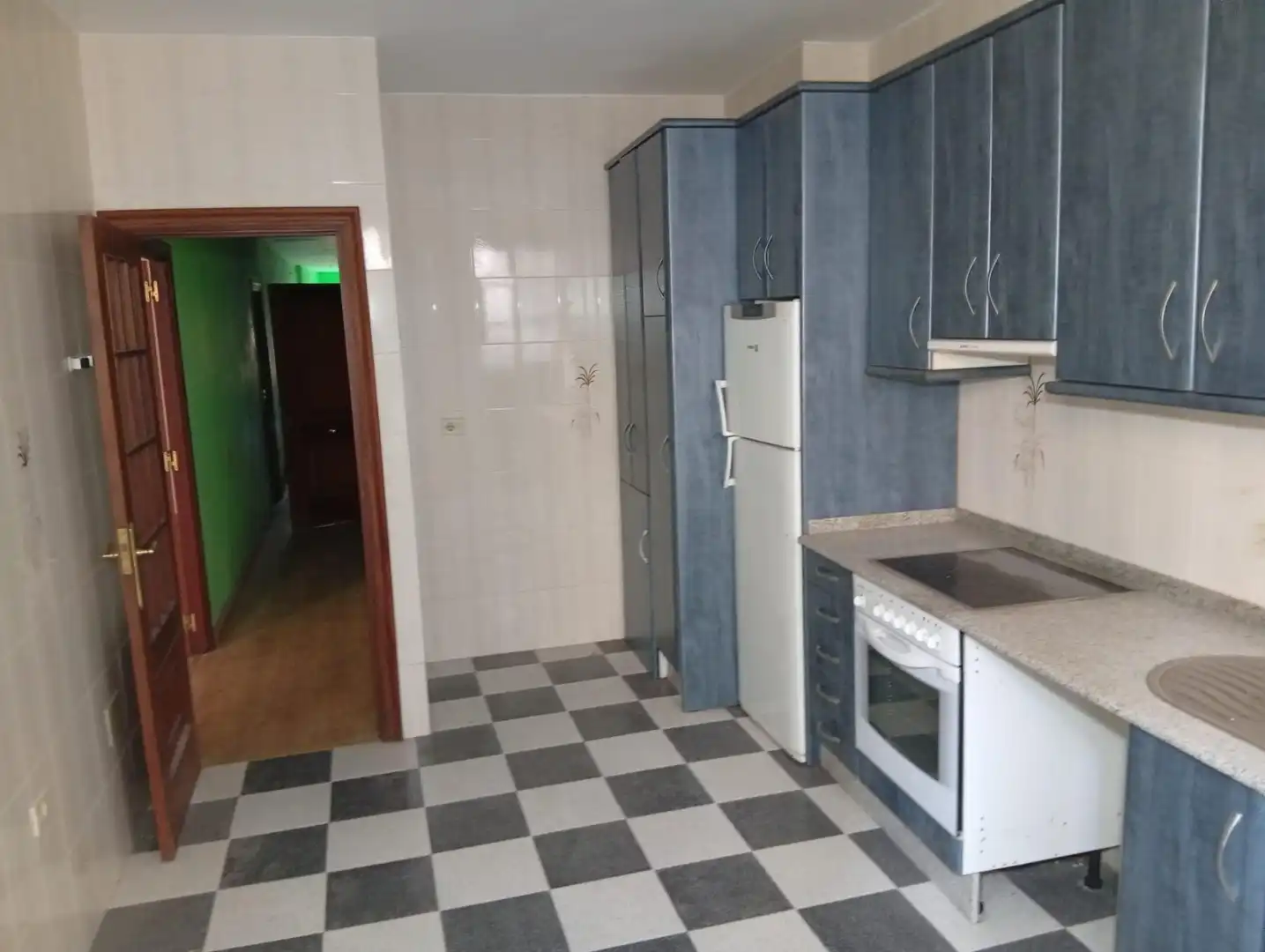 Cuina de Pis en venda en Viveiro amb Terrassa i Balcó