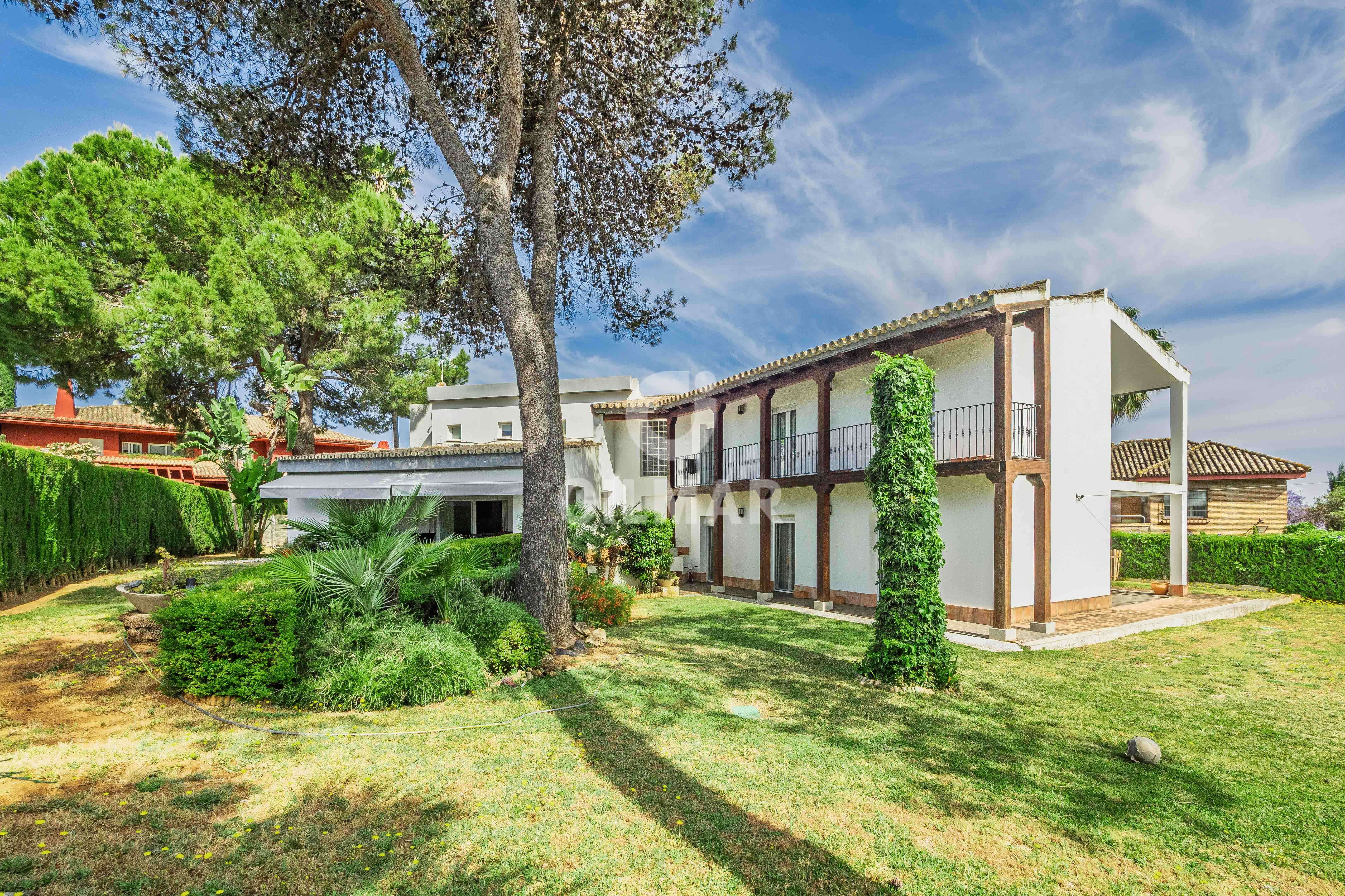 Jardí de Casa o xalet en venda en Camas amb Calefacció i Jardí privat