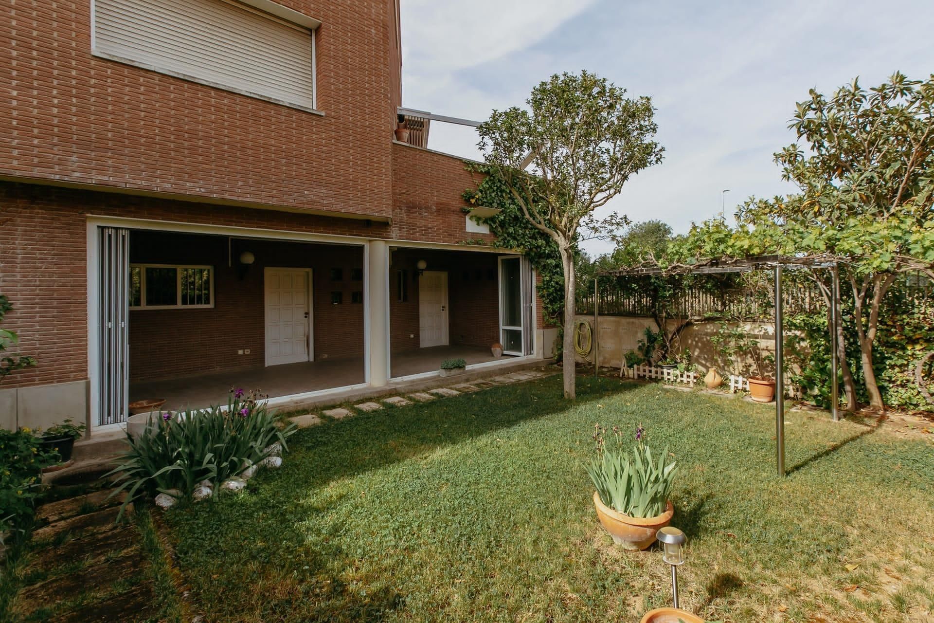 Garden of Single-family semi-detached for sale in  Huesca Capital  with Air Conditioner, Private garden and Terrace