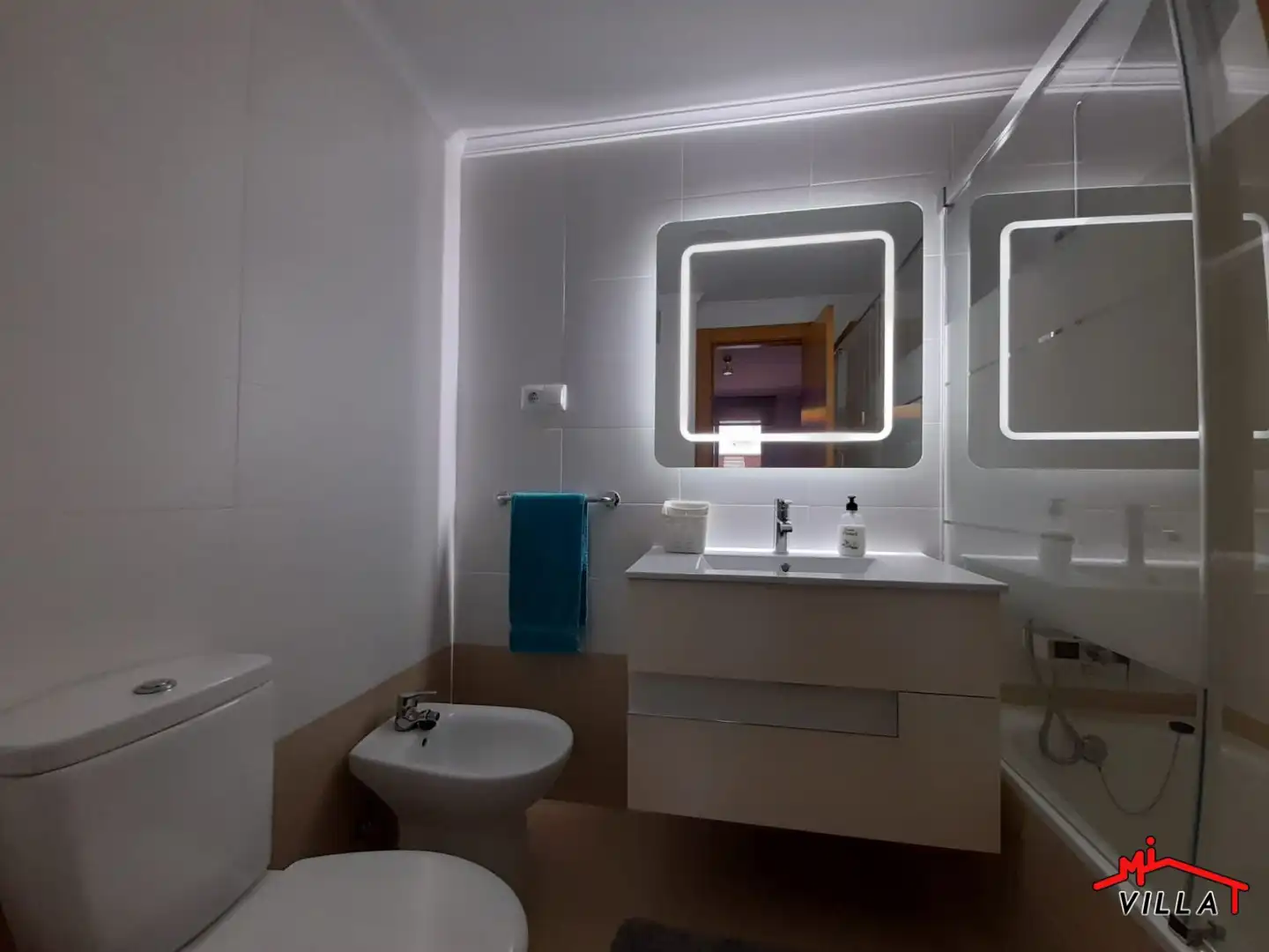 Baño de Piso de alquiler en Bárcena de Cicero con Calefacción, Amueblado y Balcón