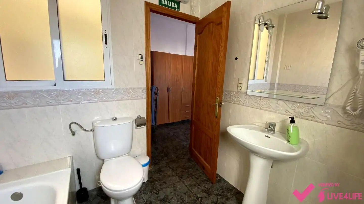 Bathroom of Attic for rent in Valencia  with Air Conditioner, Terrace and Furnished