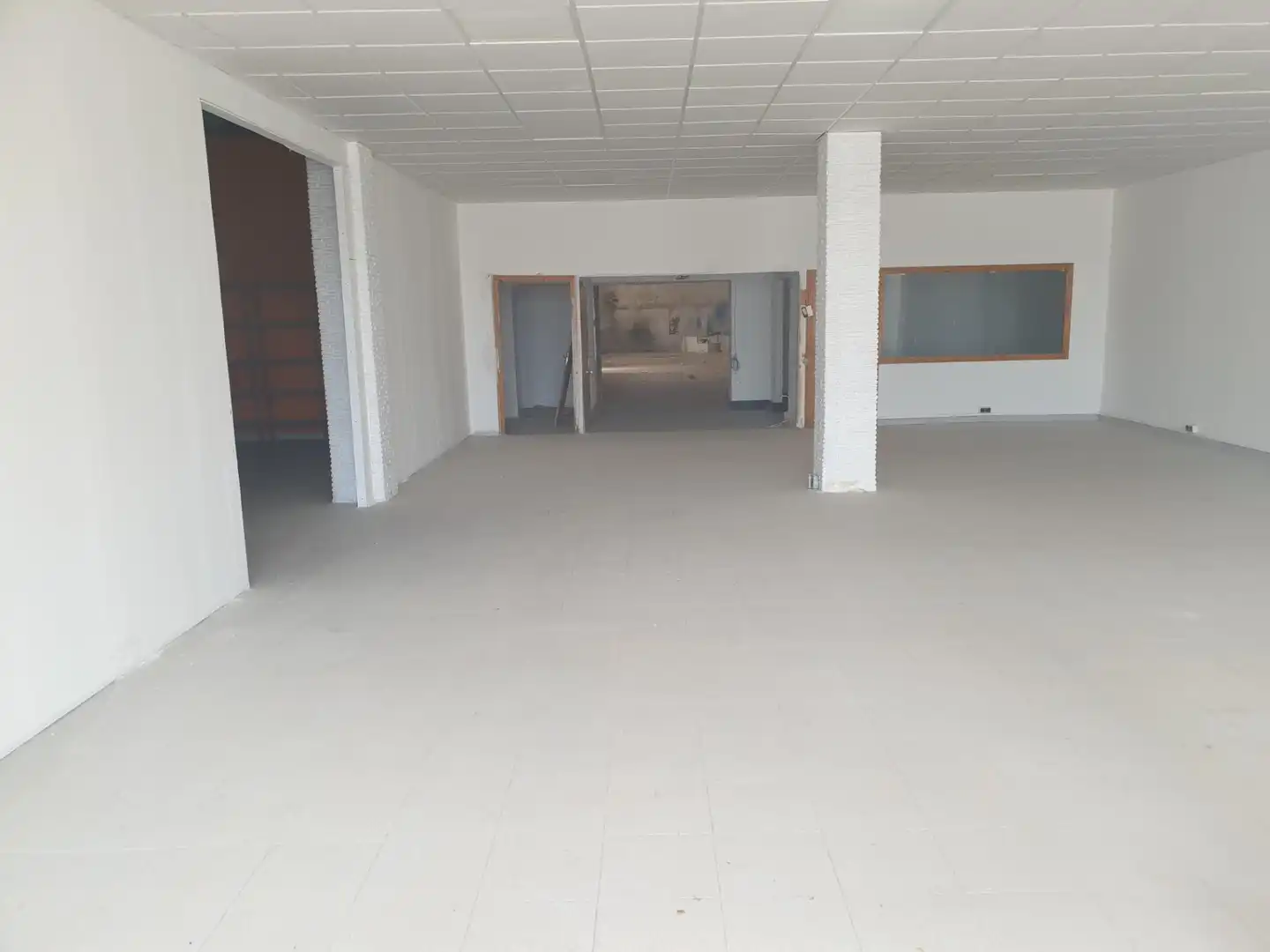 Fabrikhallen zur Miete in Elda