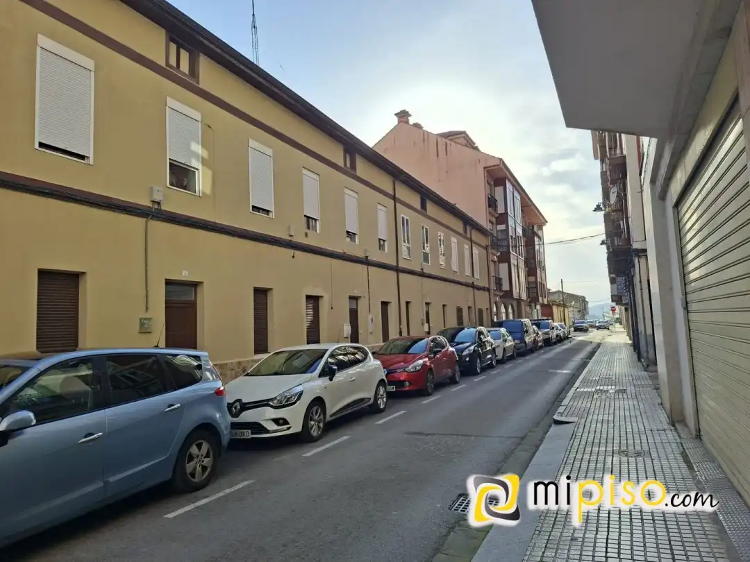 Parking de Piso de alquiler en Santoña con Amueblado