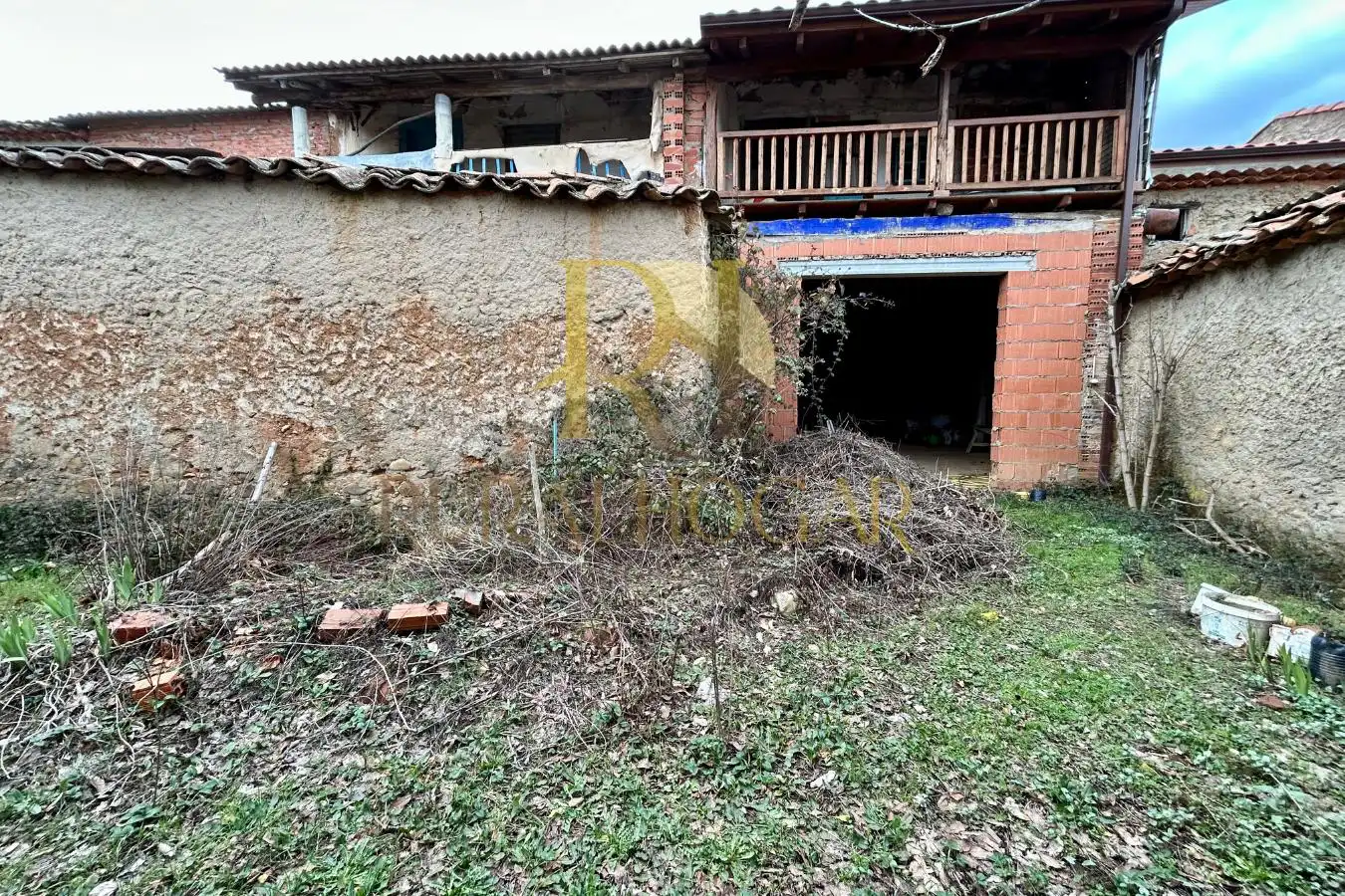 Casa adosada en venta en Llamas de la Ribera con Terraza