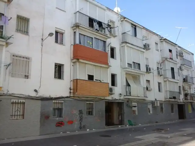 Vista exterior de Piso en venta en San Juan de Aznalfarache