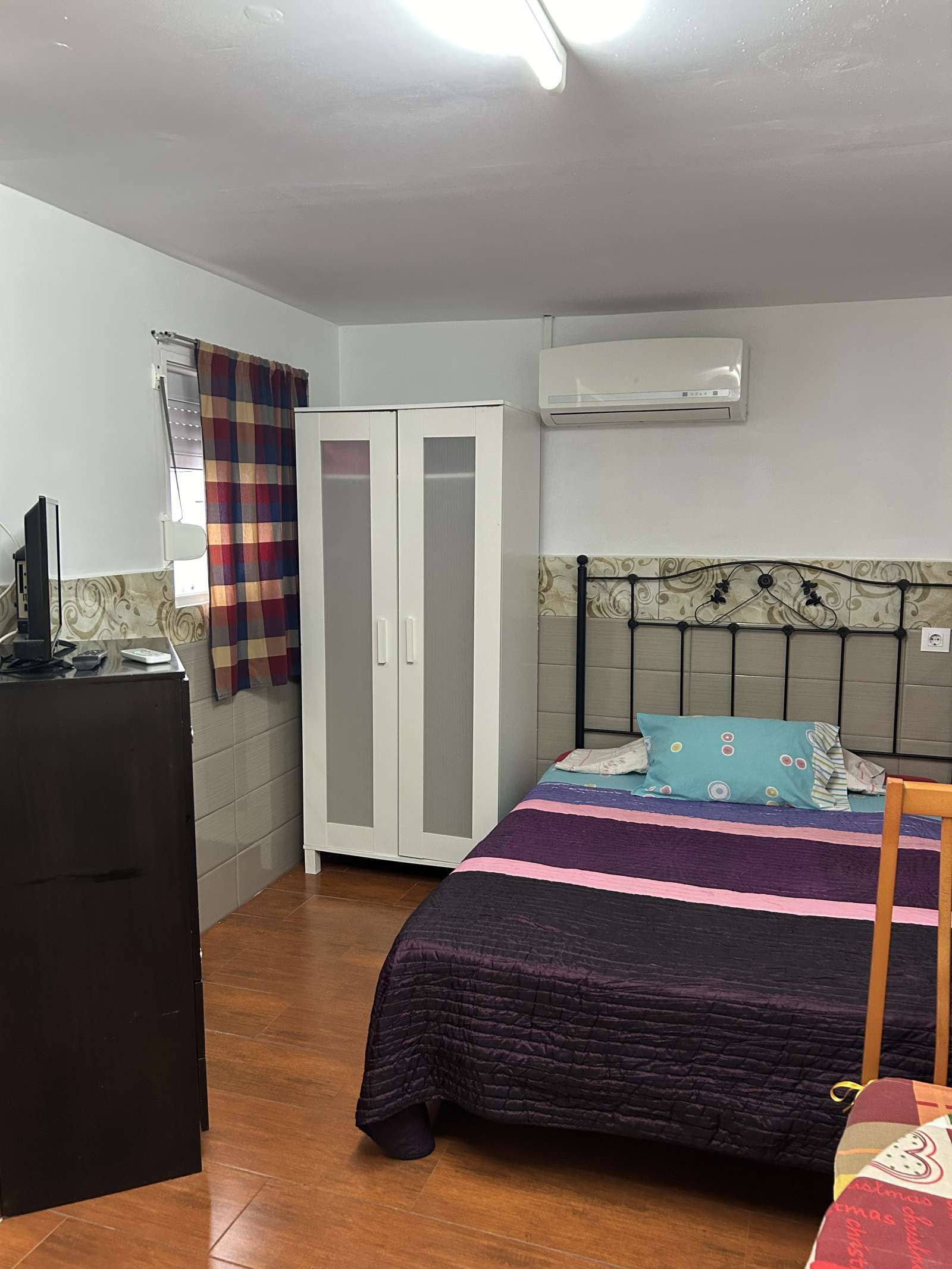 Bedroom of Study to share in L'Hospitalet de Llobregat  with Air Conditioner, Heating and Terrace
