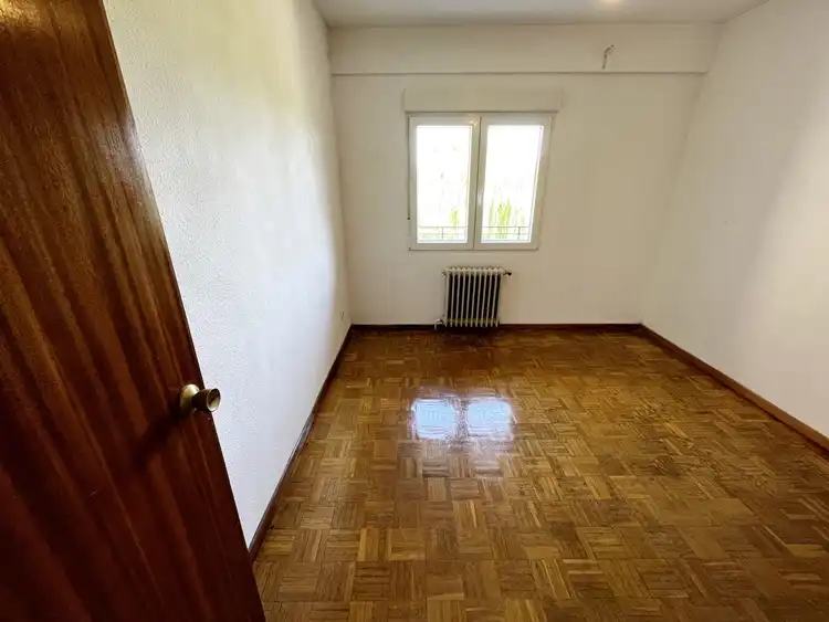 Dormitori de Pis de lloguer en Galapagar amb Calefacció, Parquet i Terrassa