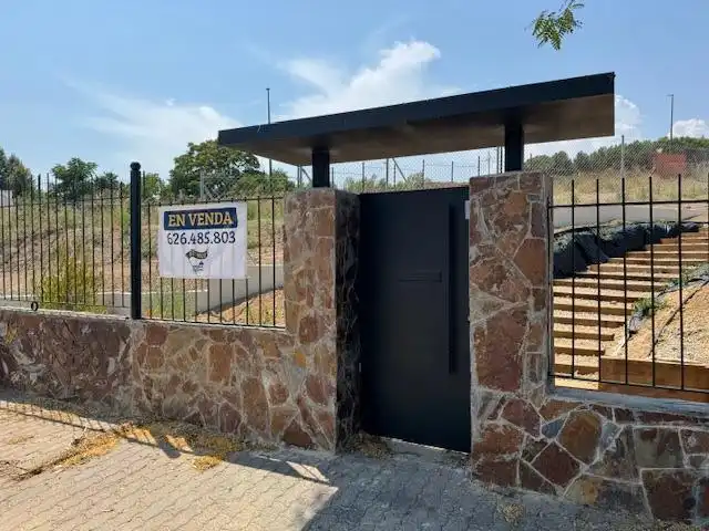 Vista exterior de Casa o xalet en venda en Sant Esteve Sesrovires amb Calefacció, Terrassa i Alarma