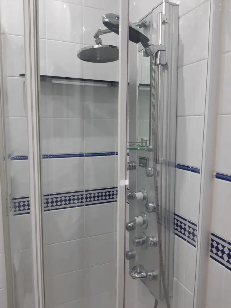 Bathroom of Flat for rent in Salamanca  with Heating, Parquet flooring and Furnished