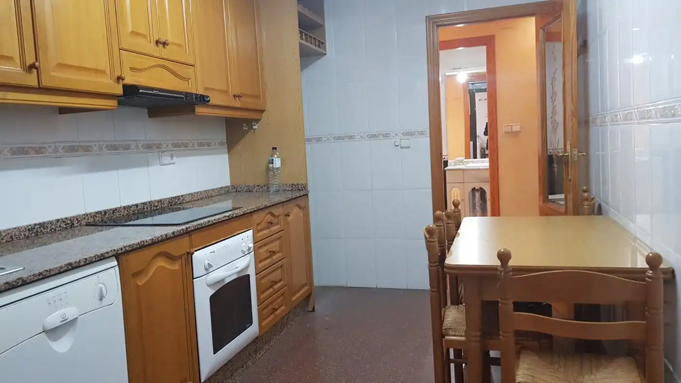 Cuina de Pis en venda en Elche / Elx amb Terrassa i Balcó