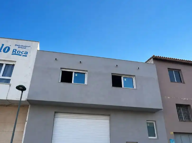 Vista exterior de Local de alquiler en Benissa con Alarma