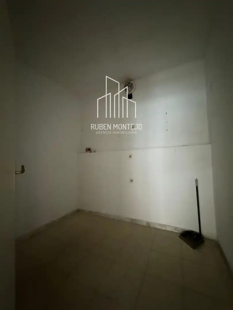 Local comercial de lloguer a Gomez Ulla, imagen 5