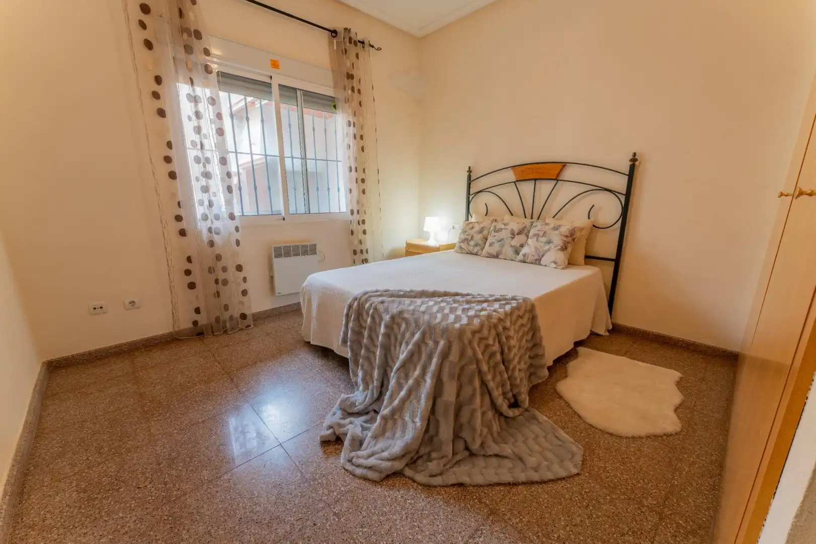 Habitación de Casa o chalet en venta en Elche / Elx con Aire acondicionado, Terraza y Piscina