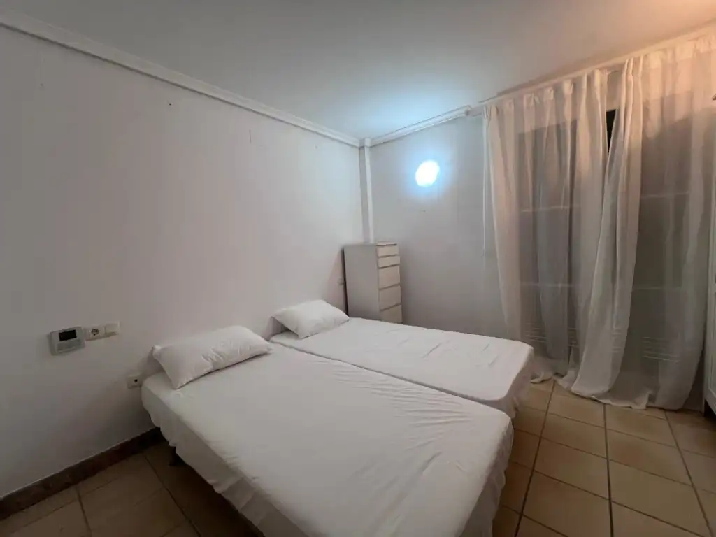 Habitación de Apartamento de alquiler en Calvià con Aire acondicionado, Jardín privado y Terraza