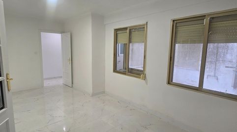 Foto 4 de Apartament en venda a De Alcoy, Campoamor, Alicante / Alacant