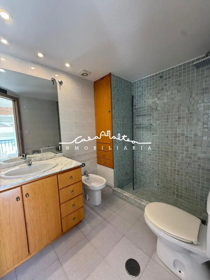 Baño de Apartamento en venta en Altea con Aire acondicionado, Calefacción y Terraza