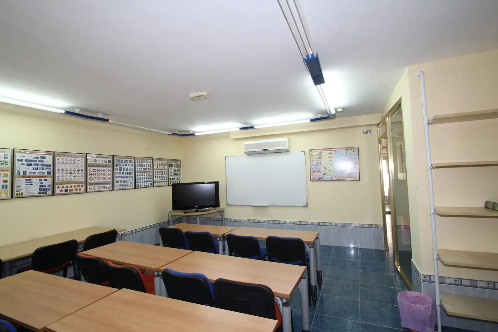 Local en venta en Las Gabias con Aire acondicionado