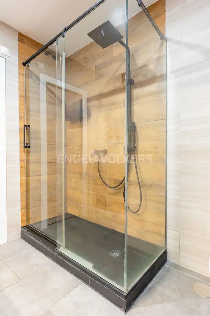 Badezimmer von Maisonette zur Miete in Madrid mit Klimaanlage, Heizung und Möbliert