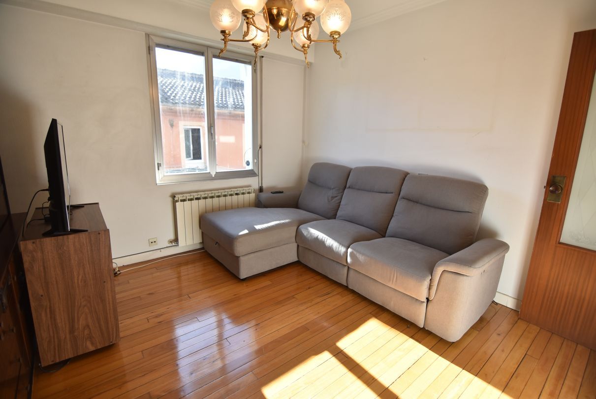 Living room of Flat for sale in Eibar  with Heating, Furnished and Balcony