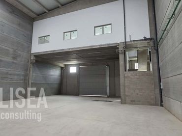 Nau industrial de lloguer a Carrer de la Premsa 14