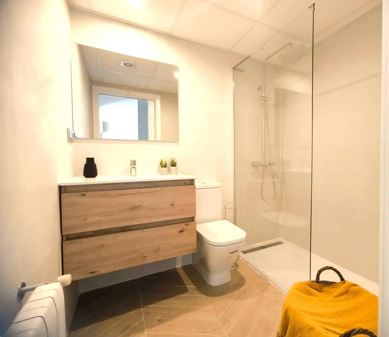 Baño de Apartamento de alquiler en Córdoba con Aire acondicionado, Calefacción y Amueblado
