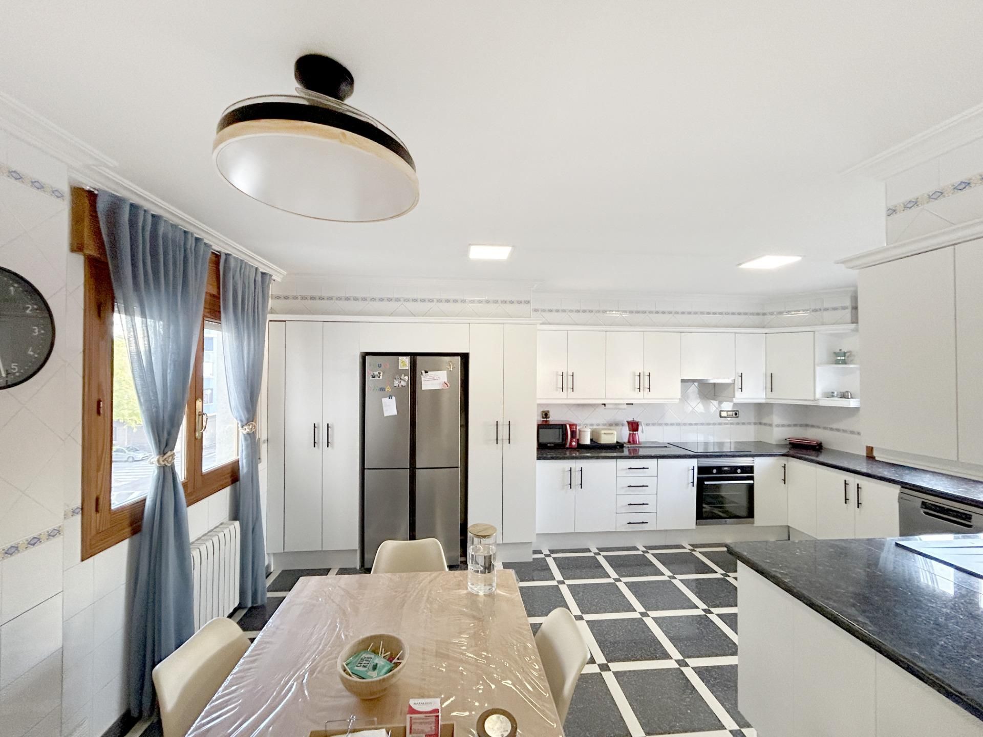 Kitchen of Flat for sale in Novelda  with Air Conditioner, Heating and Terrace