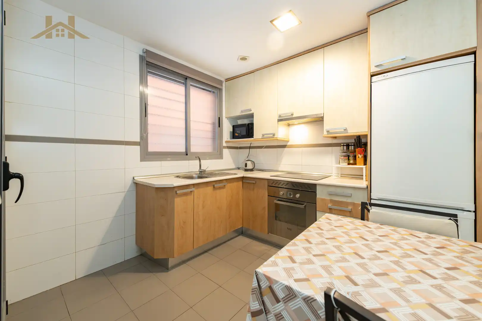 Cocina de Piso en venta en Madrid con Calefacción, Jardín privado y Terraza