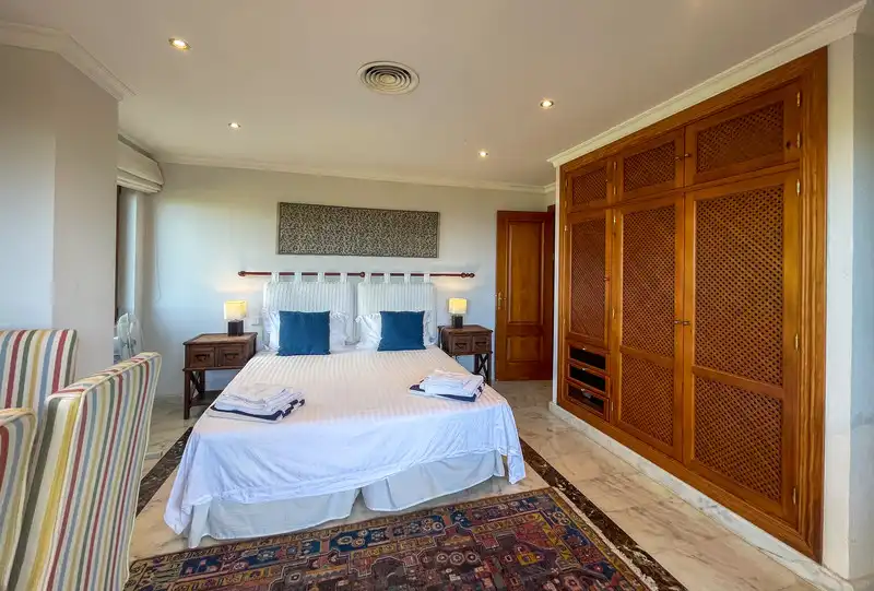 Dormitori de Casa o xalet de lloguer en Marbella amb Aire condicionat, Jardí privat i Terrassa