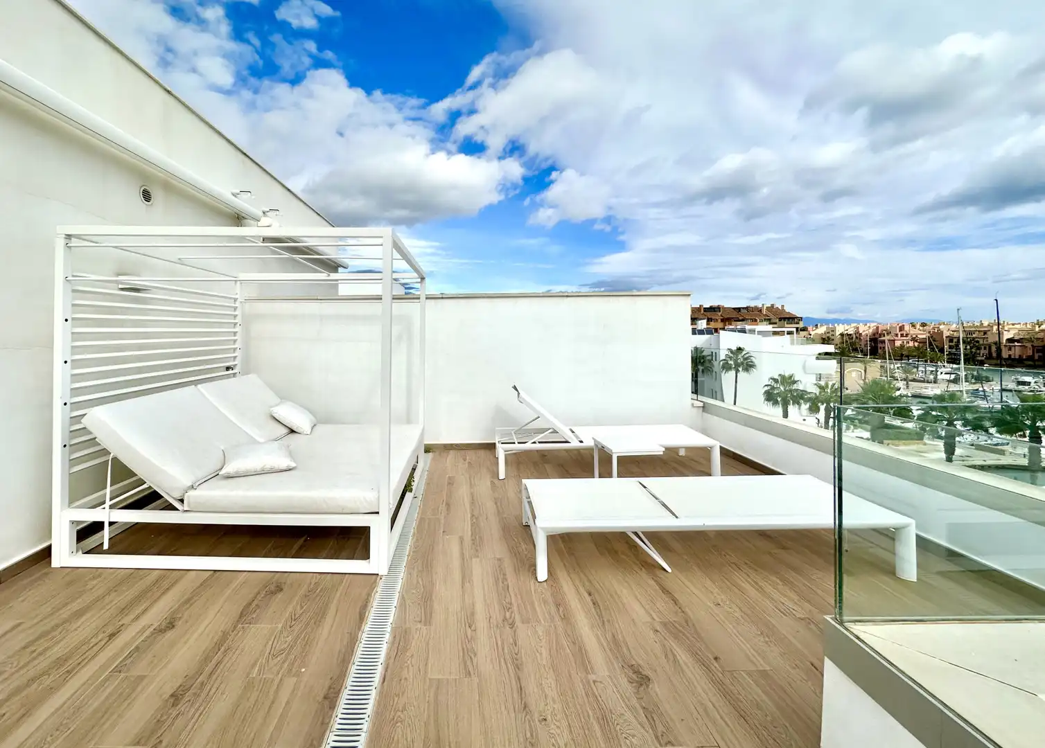 Attic for rent in Puerto de Sotogrande - La Marina