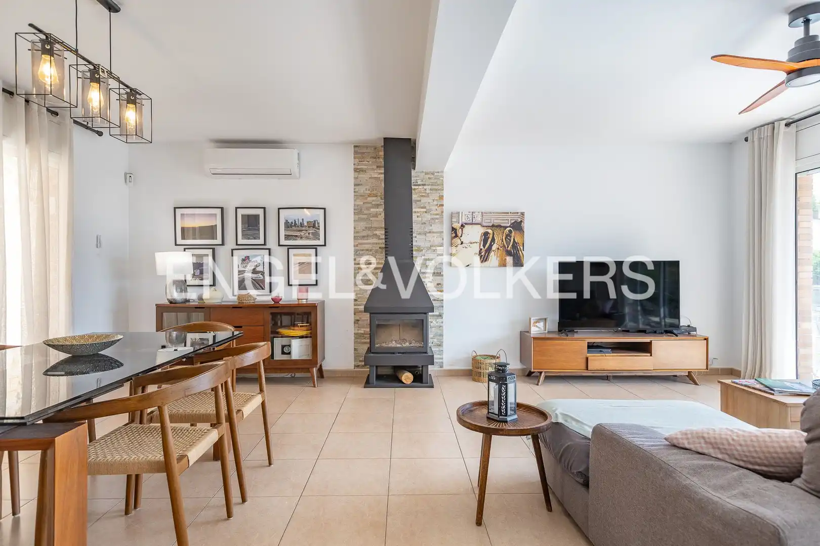 Sala de estar de Casa o chalet en venta en Vallirana con Aire acondicionado, Calefacción y Terraza