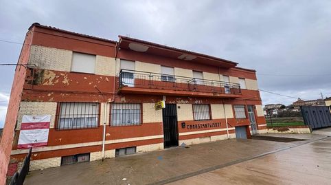 Excepcional propiedad de gran volumen con múltiples espacios y enorme potencial de inversión