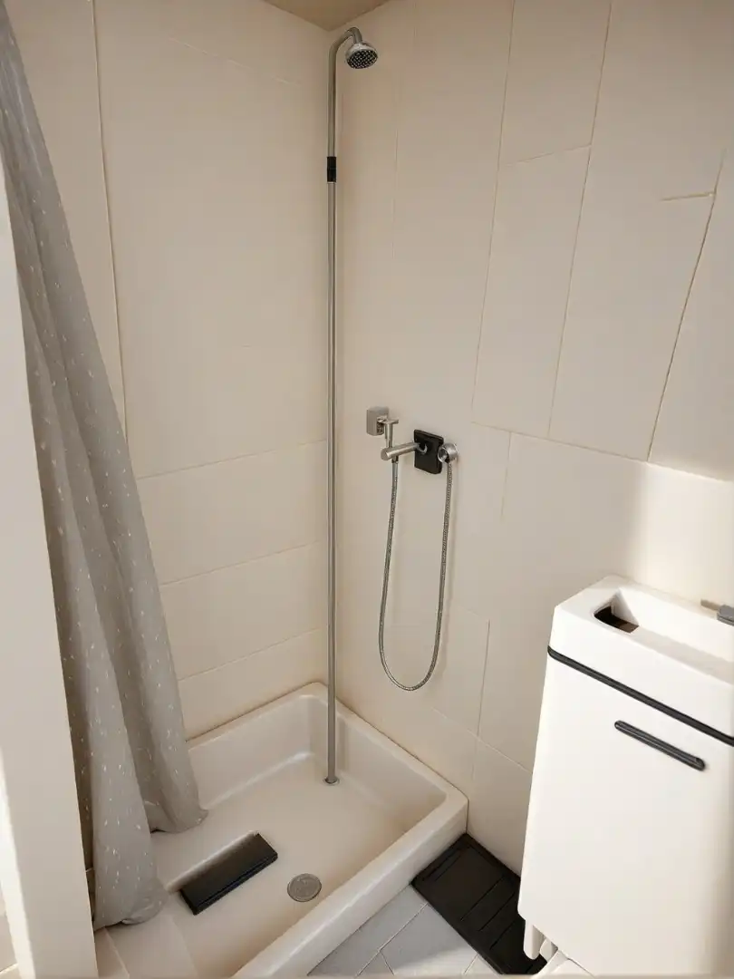 Baño de Planta baja en venta en Barcelona con Trastero, Horno y Internet