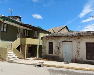 Vista exterior de Casa o xalet en venda en Toral de los Vados amb Terrassa