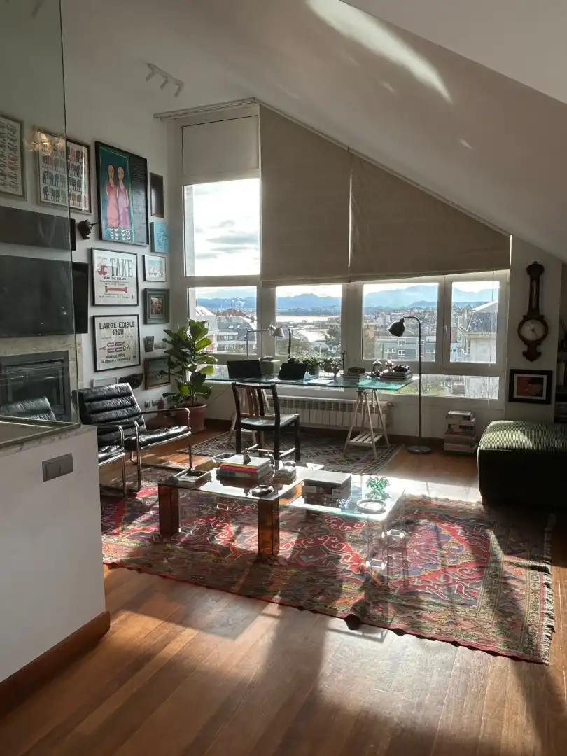 Sala de estar de Dúplex en venta en Santander con Calefacción, Parquet y Terraza