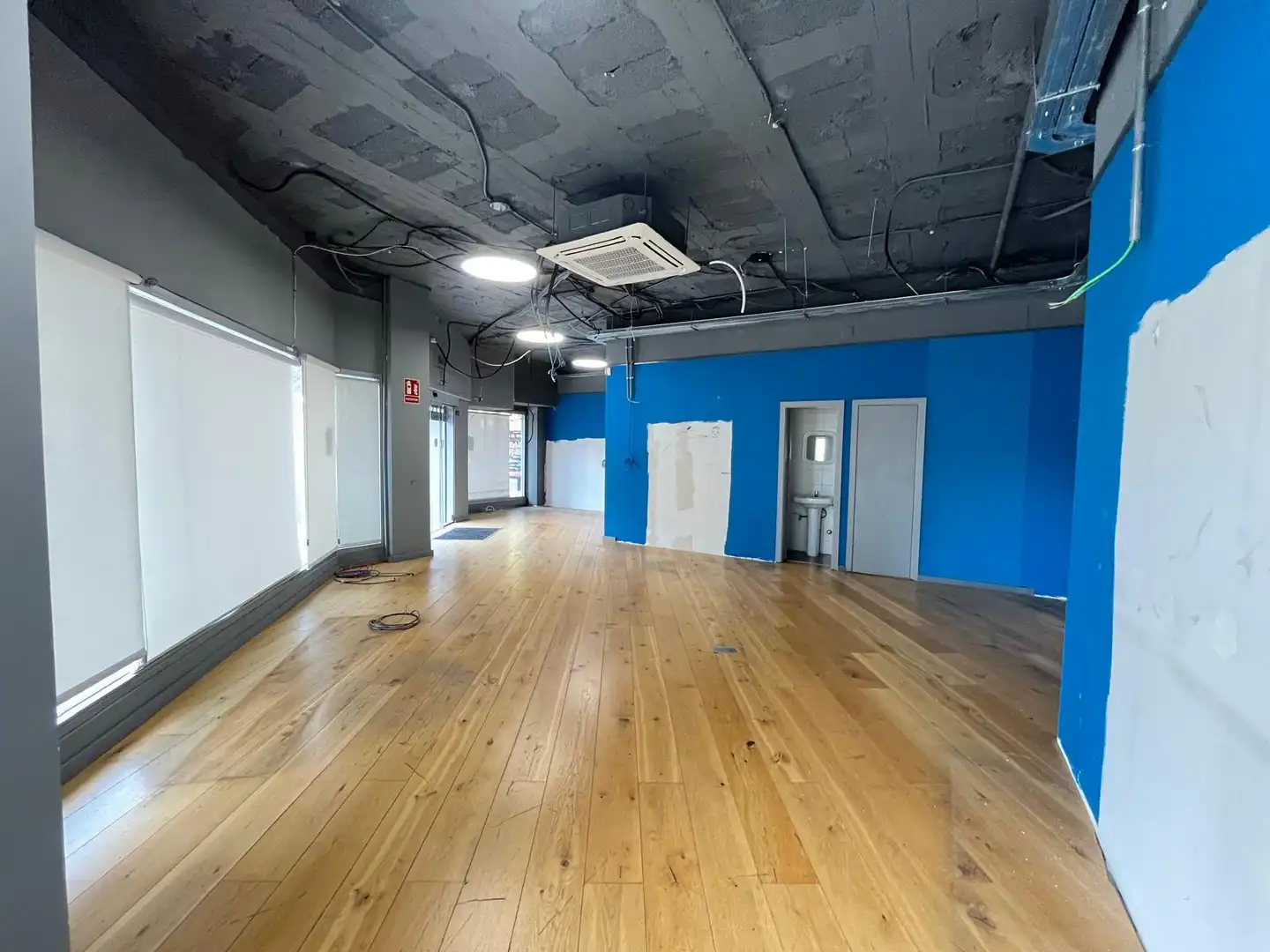 Commercial properties for rent in Cartagena  with Air Conditioner and Parquet flooring