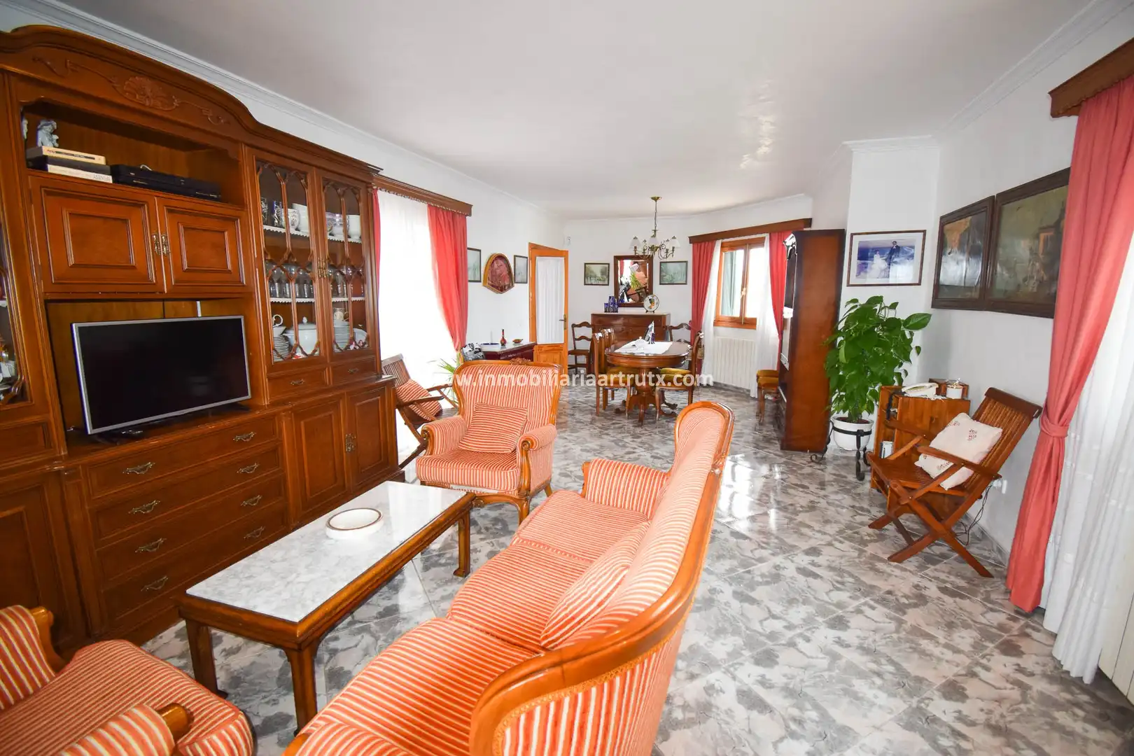 Sala d'estar de Casa o xalet en venda en Ciutadella de Menorca amb Calefacció, Jardí privat i Terrassa