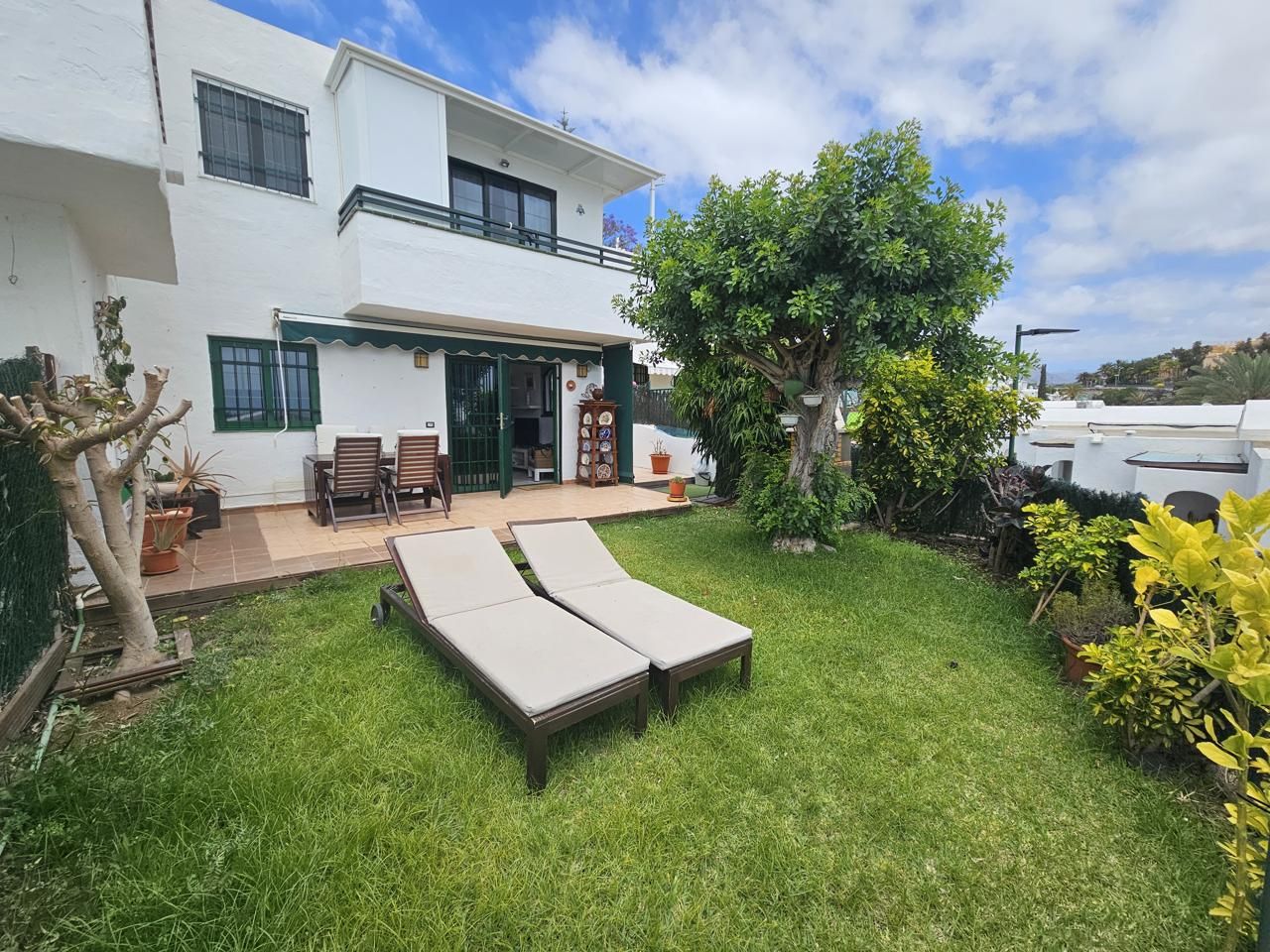 Planta baja de alquiler en Einstein, Sonnenland