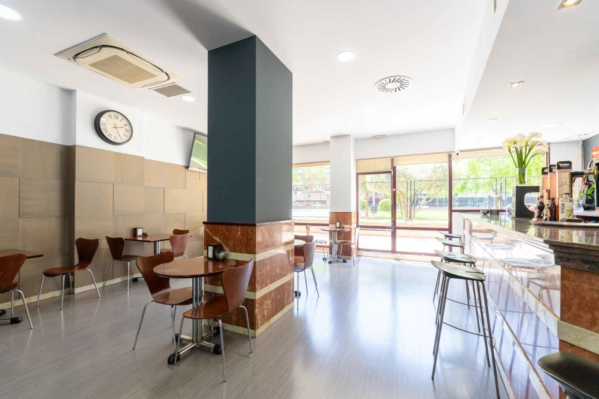 Premises for sale in  Logroño  with Air Conditioner and Furnished