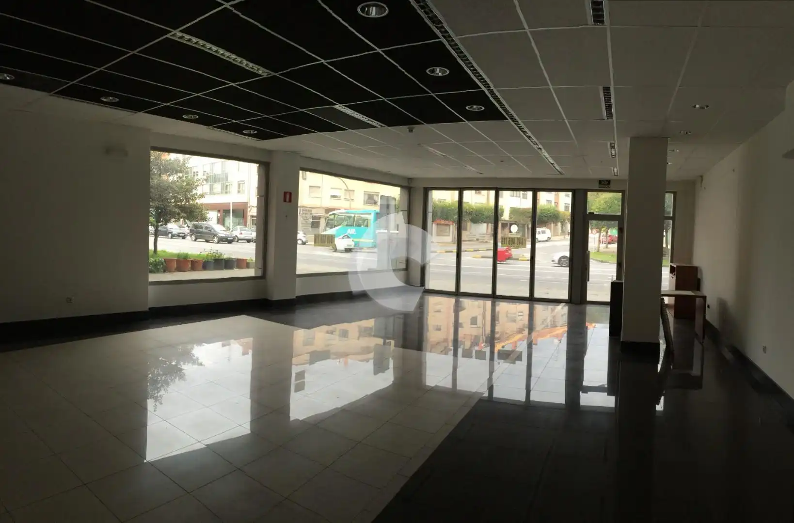 Local en venta en Oleiros